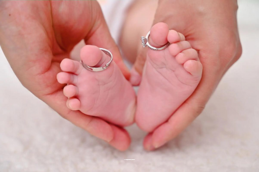 谷城怀孕肚子一边高一边低